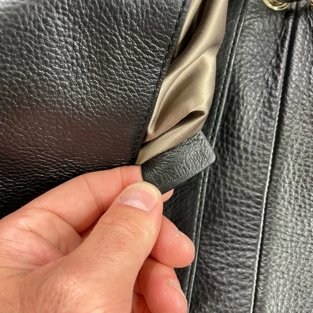 Henri Bendel Black Pebble Leather Zipper Flap Handbag Messenger Satchel Bag